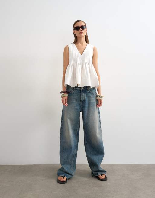 Topshop - Hvid top med V-hals og pintuck-detaljer i A-form, 2 af 4