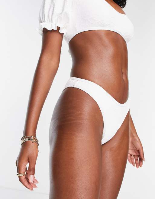 Topshop - Hvide bikinitrusser med tekstureret blomstermønster og høj benskæring , 2 af 4