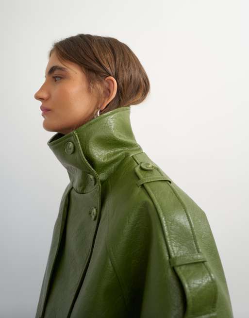 Topshop impermeabile corto in pelle sintetica verde oliva, 2 di 4