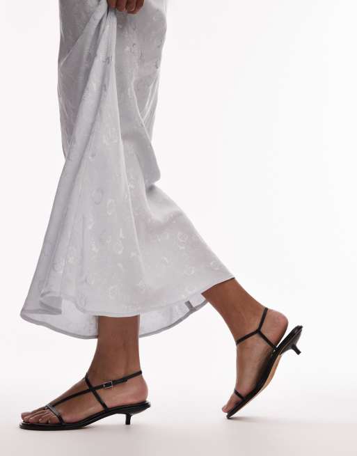 Topshop - Inaya - Premium leren sandalen met bandjes en kittenhak in zwart
