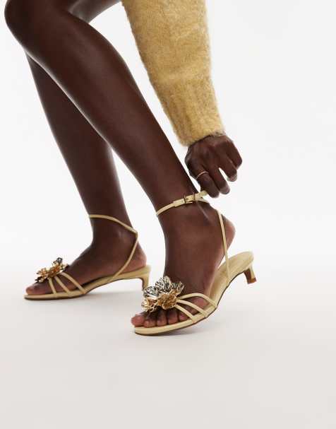Topshop - Inaya - Sandalen met kitten hak en bandjes in geel met bloem met goudkleur - view 1