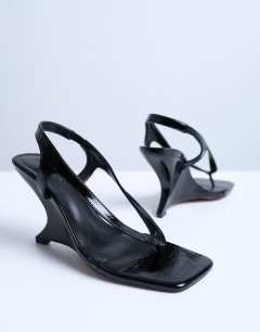 Indie wedge sandal in black
