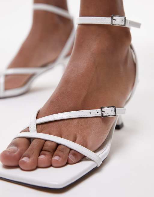 Topshop - Iris - Sandali con tacco medio bianchi con fascette sottili, 2 di 4