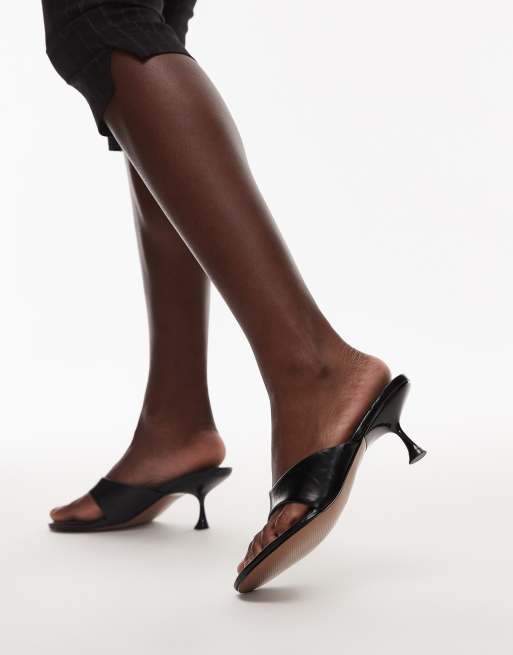 Topshop – Isabella – Zehensteg-Pantolette in Schwarz und mittelhohem Absatz, 3 von 4