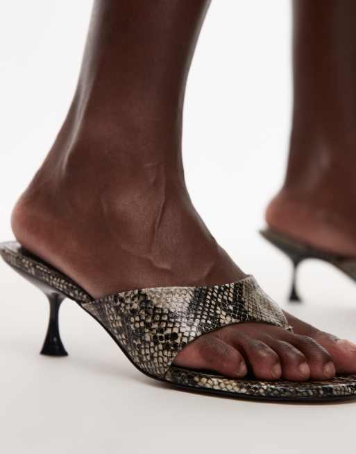 Topshop – Isabella – Zehensteg-Pantolette mit Schlangenmuster und mittelhohem Absatz, 3 von 4