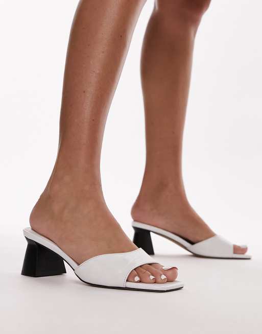 Topshop – Isaiah – Mules in Kroko-Weiß mit Blockabsätzen