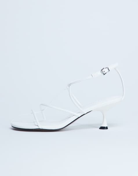 Topshop – Itzia – Vita, halvhöga klacksandaler med smala remmar - view 1