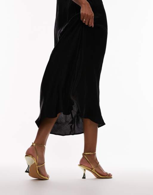 Topshop – Iva – Schlichte Riemchensandalen in Gold mit mittelhohem Absatz, 3 von 4