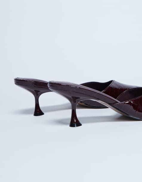Topshop - Ivette - Bordeaux mules med lukket tå og krokodillemønster i lak - view 1