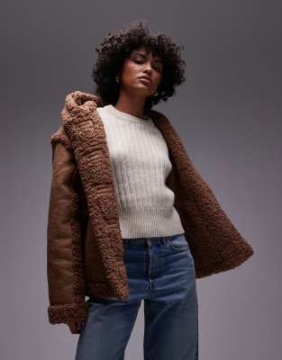 Topshop - Jacke aus hellbraunem Wildlederimitat mit Kapuze-Brown