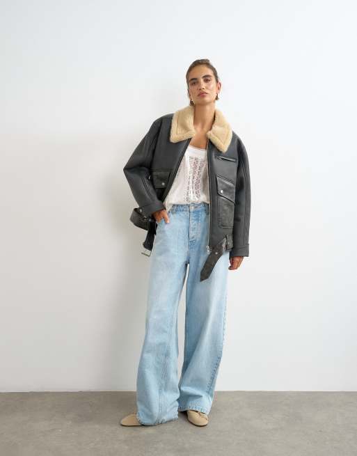 Topshop Jacke aus Kunstleder mit Gürtel in Schwarz und Hellbraun, 2 von 4