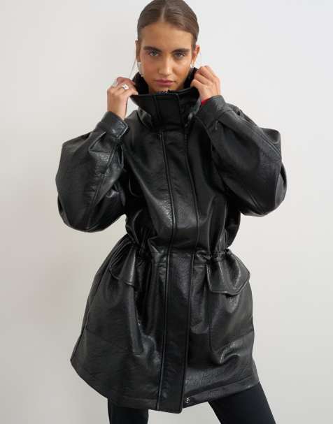 Topshop Jacke aus Kunstleder mit Taillierung und Stehkragen in Schwarz - view 1