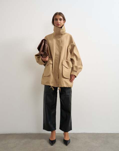 Topshop Jacke aus Twill mit taillierter Taille und Stehkragen in Hellbraun - view 1