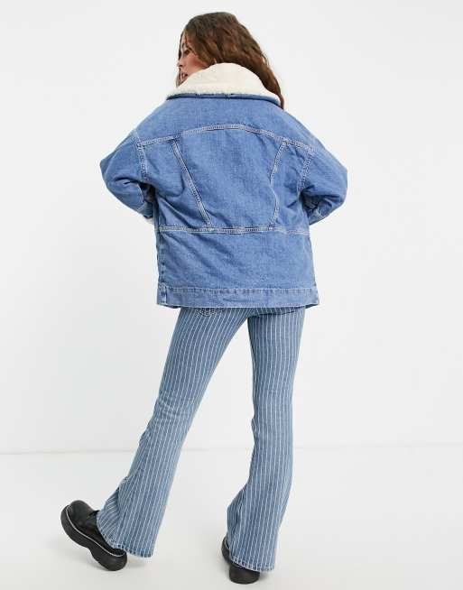 Topshop – Jacke in Mittelblau mit Teddyfell , 2 von 4