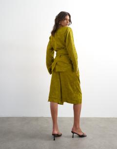Model wearing Jacquard bermuda short in green