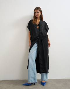 Jacquard maxi bed jacket in black