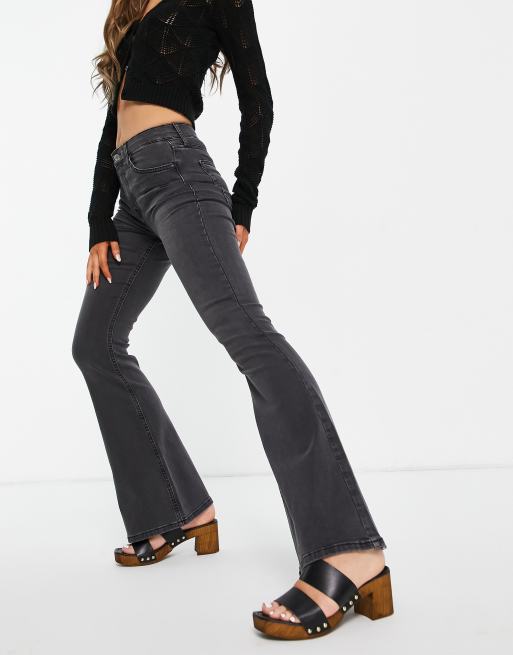 Topshop - Jamie - Forvaskede sorte jeans med svaj 