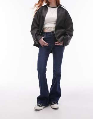 Blaue Vintage Schlagjeans mit Falten Schlichtem Modischem Design main image 1