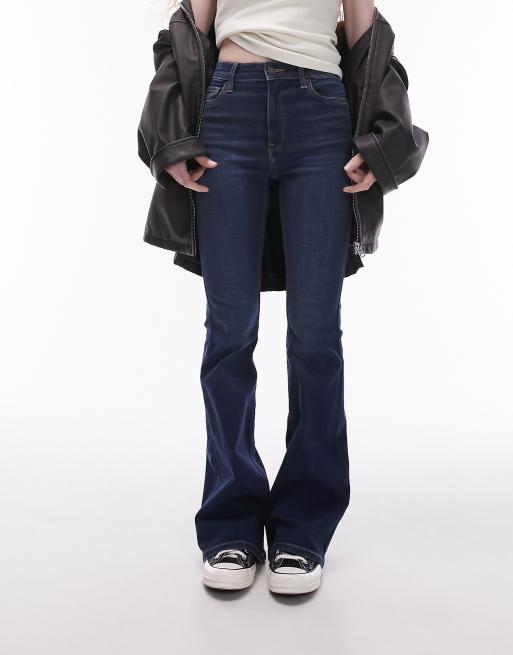 Topshop – Jamie – Schlagjeans in kräftigem Blau mit hohem Bund, 3 von 5