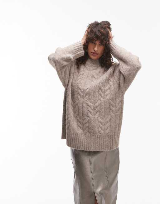 Topshop – Jasnobeżowy puszysty sweter oversize z dzianiny o warkoczowym splocie