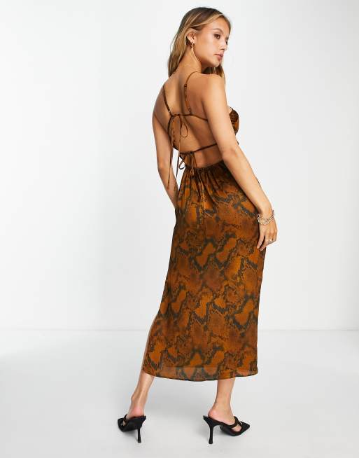 Topshop – Jasnobrązowa sukienka na ramiączkach midi w wężowy wzór