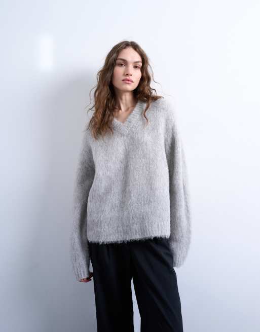 Topshop – Jasnoszary sweter premium z puszystej dzianiny z wełną alpaki z dekoltem w szpic