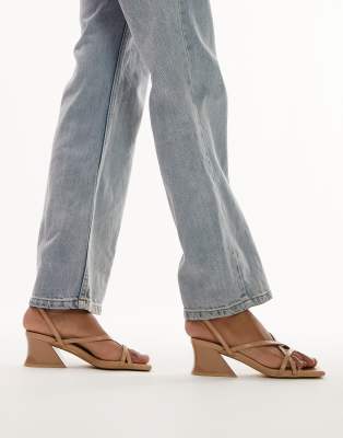 Topshop - Jay - Riemchen-Sandalen in Stein mit eckigem mittelhohem Absatz-Neutral