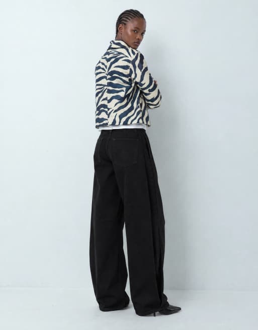 Topshop jeans balloon a vita medio alta con piega laterale, nero, 10 di 10
