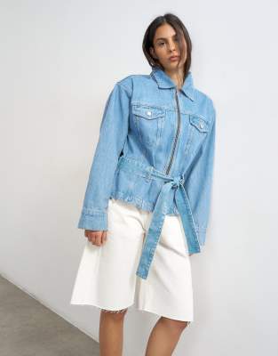 Jeansjacke in Bleach-Waschung mit Schulterpolstern und Raffung in der Taille-Blau Blau L