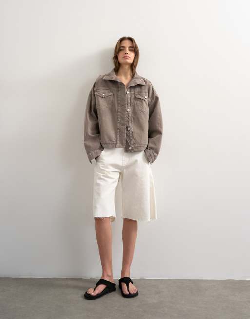 Topshop – Jeansjacke in Steinbeige mit Stehkragen und elastischem Saumdetail, 2 von 4