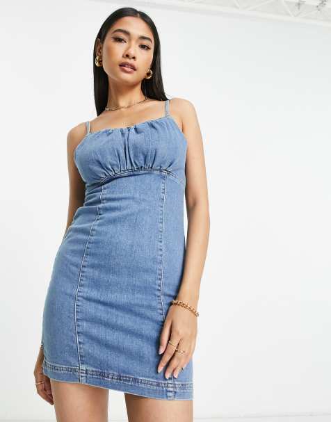 Topshop – Jeanskleid in Mittelblau mit Milchmädchen-Design und Riemchenträgern - view 1