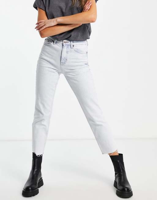 Topshop – Jeansy o prostym kroju z efektem wybielenia 