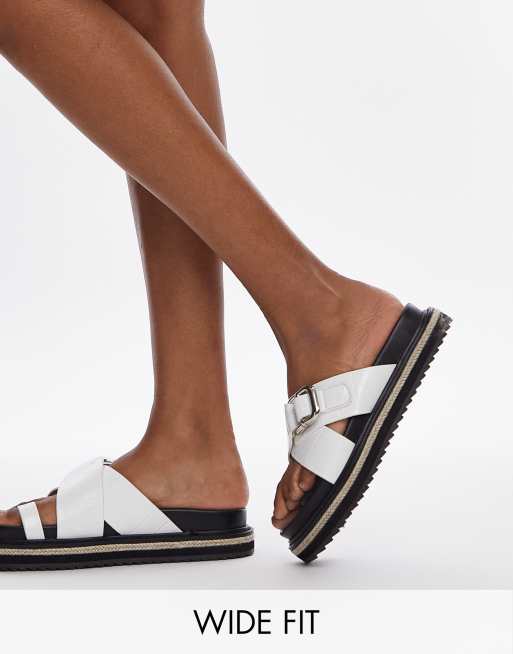 Topshop - Jenny - Espadrille-sandalen met brede pasvorm en gespdetail in wit met krokodillenmotief