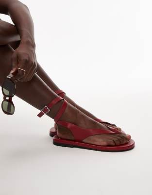 Topshop - Jeremiah - Zehensteg-Sandale in Rot