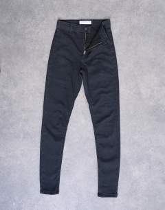 Model wearing Joni skinny high rise jean in washed black