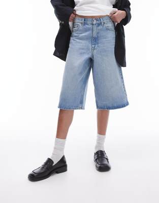 Topshop - Jort - Board-Jorts aus Denim in ausgebleichter Optik-Blau