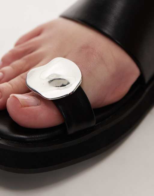 Topshop Jules molten toe piece sandals in black, 2 of 4