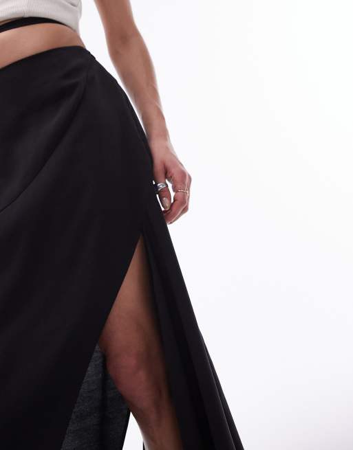 Jupe courte asymétrique en satin noir Topshop avec bordure