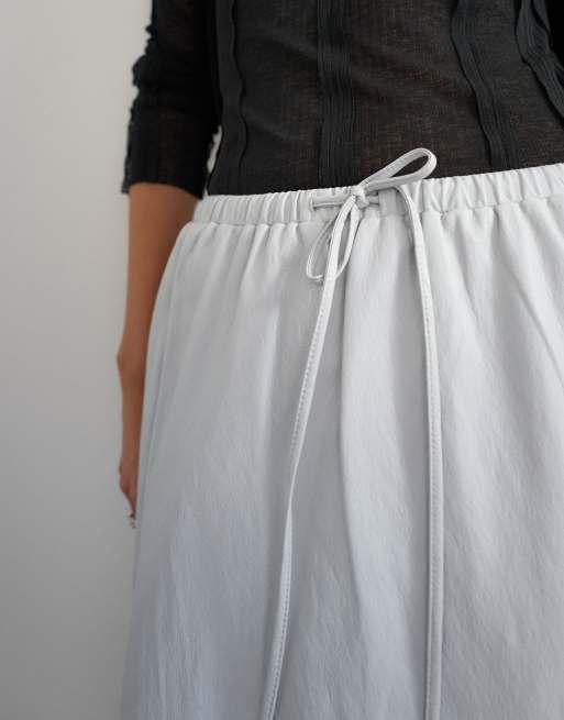 Topshop jupe longue slim décontractée à nouer à la taille en gris clair, 2 de 5