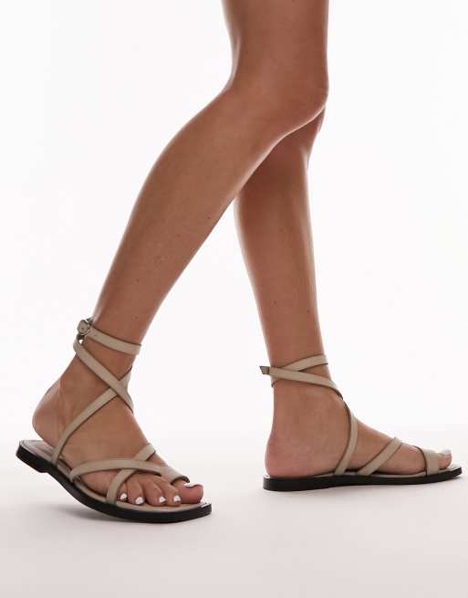 Topshop - Kai - Leren sandalen met teenlus in gebroken wit