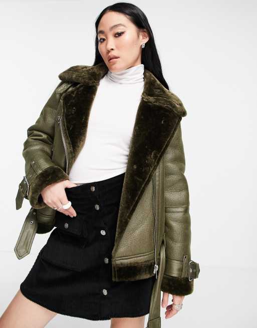 Topshop – Kakifärgad pilotjacka i fårskinnsimitation med foder i pälsimitation
