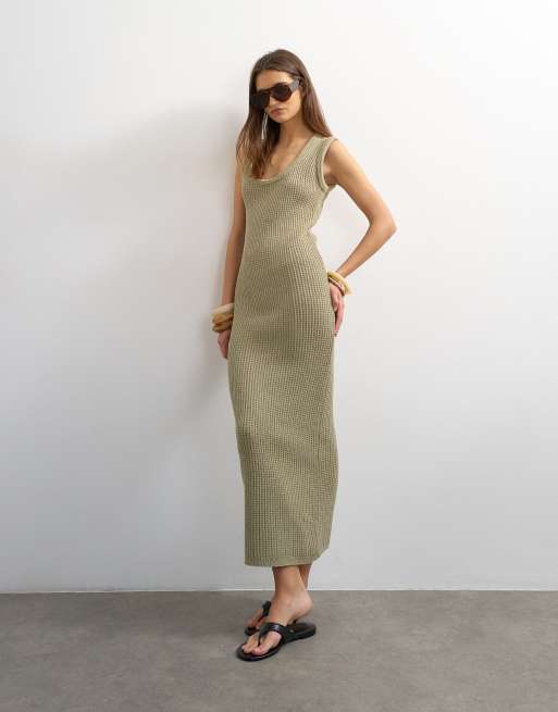 Topshop – Kakifärgad, stickad maxiklänning med detaljer och djup halsringning, 2 av 4