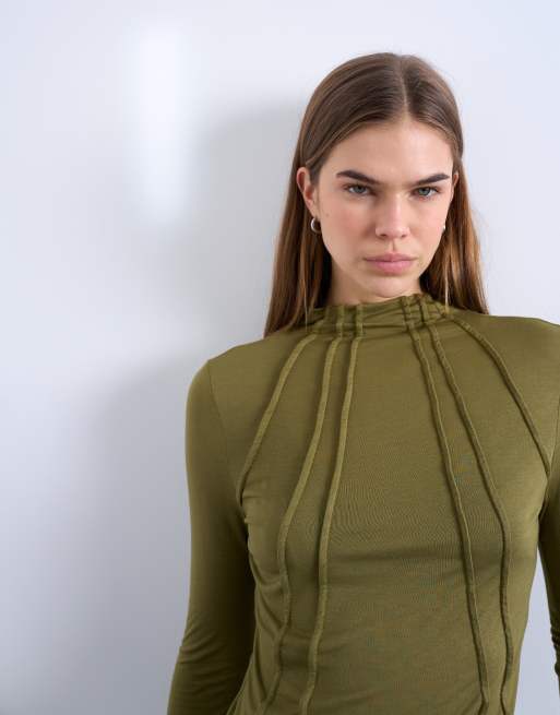 Topshop - Kakigrøn top med høj hals, lange ærmer og sømdetaljer, 3 af 4