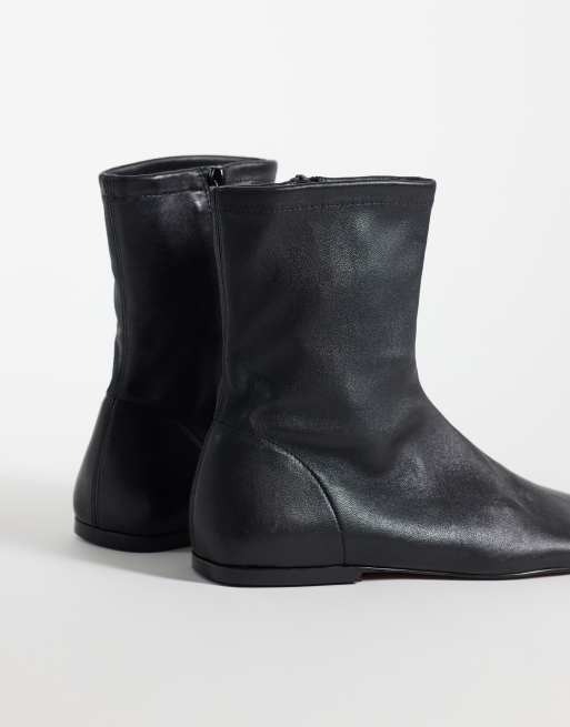 Topshop Kameron real leather flat ankle boot in black, 3 of 4