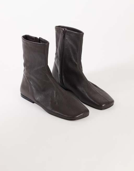 Topshop Kameron real leather flat ankle boots in chocolate, 3 of 4