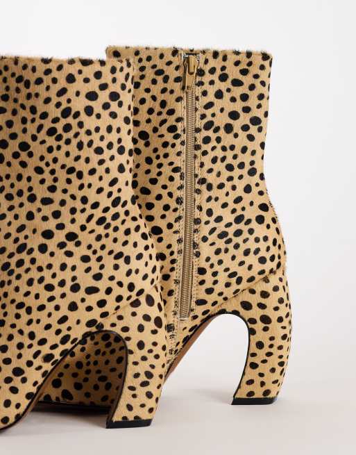 Topshop Karter Stiefelette aus echtem Leder mit geschwungenem Absatz in Karamell-Dalmatiner-Optik, 3 von 4