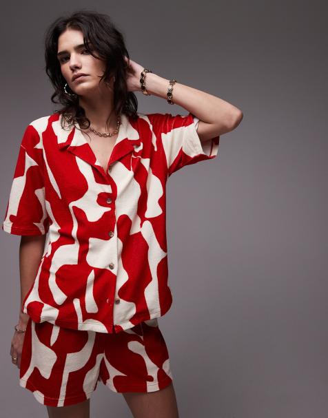 Topshop – Kastige Frottee-Hemdbluse in Rot mit abstraktem Muster, Kombiteil - view 1