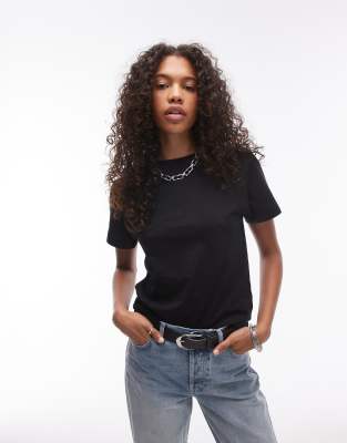 Topshop - Kastiges T-Shirt in Schwarz