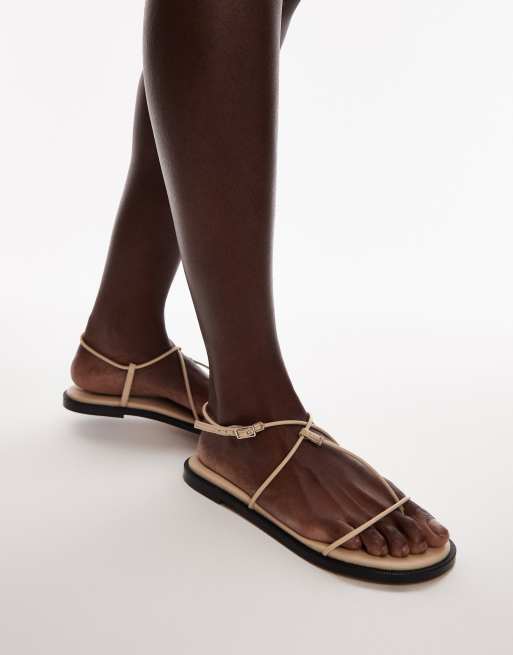 Topshop – Katy – Minimalistische Riemchensandalen aus hochwertigem Leder in gebrochenem Weiß