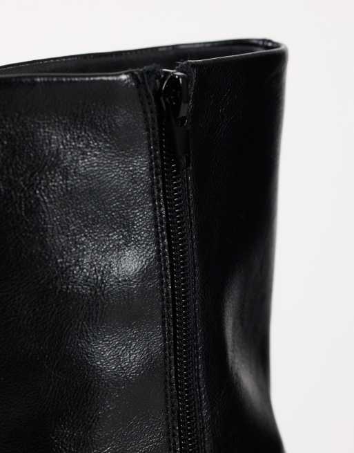 Topshop Kenton block heel ankle boot in black, 3 of 5